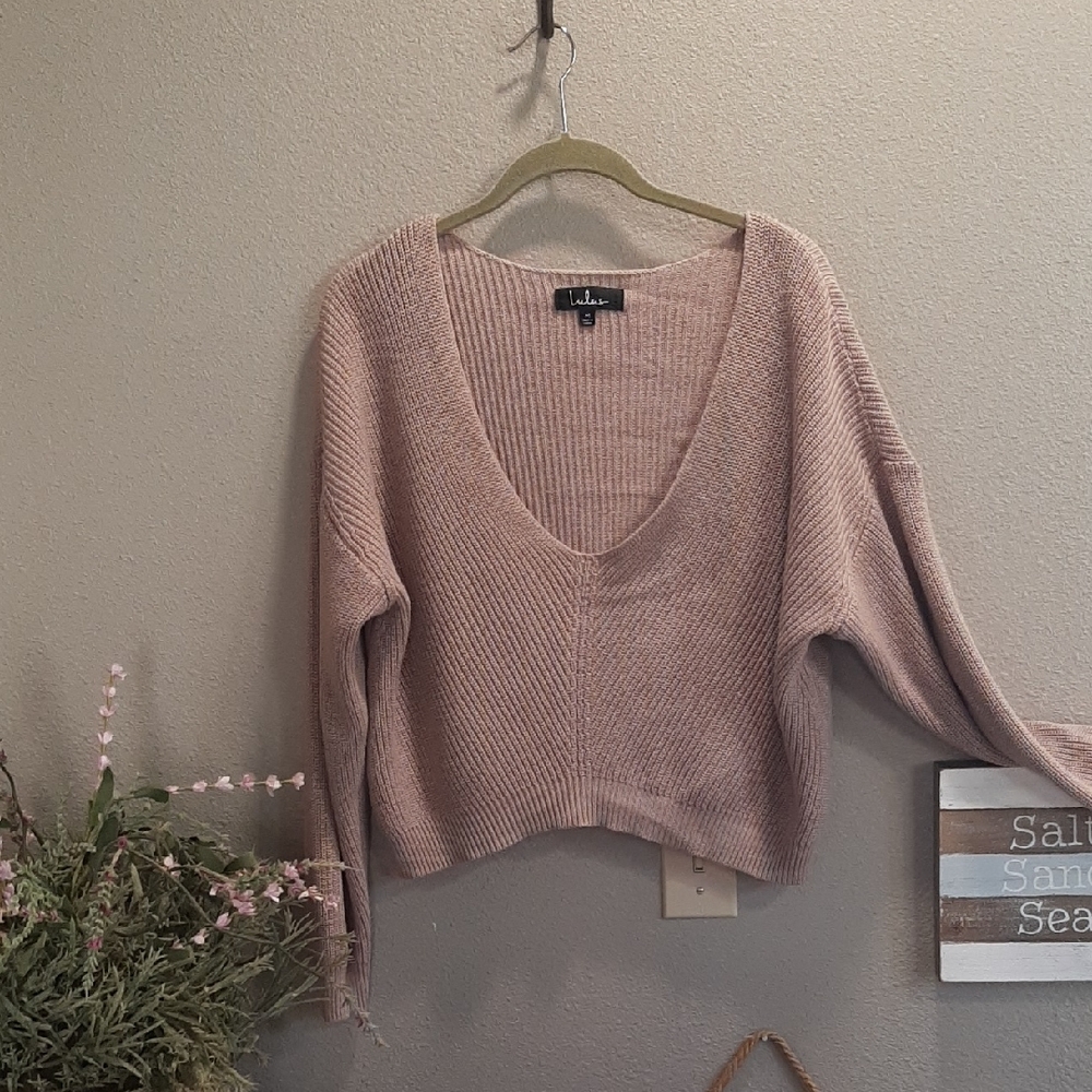 Lulus Oversized Cropped Sweater Size Medium. Tan